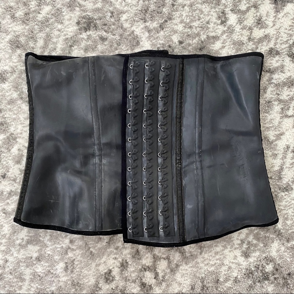 Columbia’s Tropics Waist Trainer